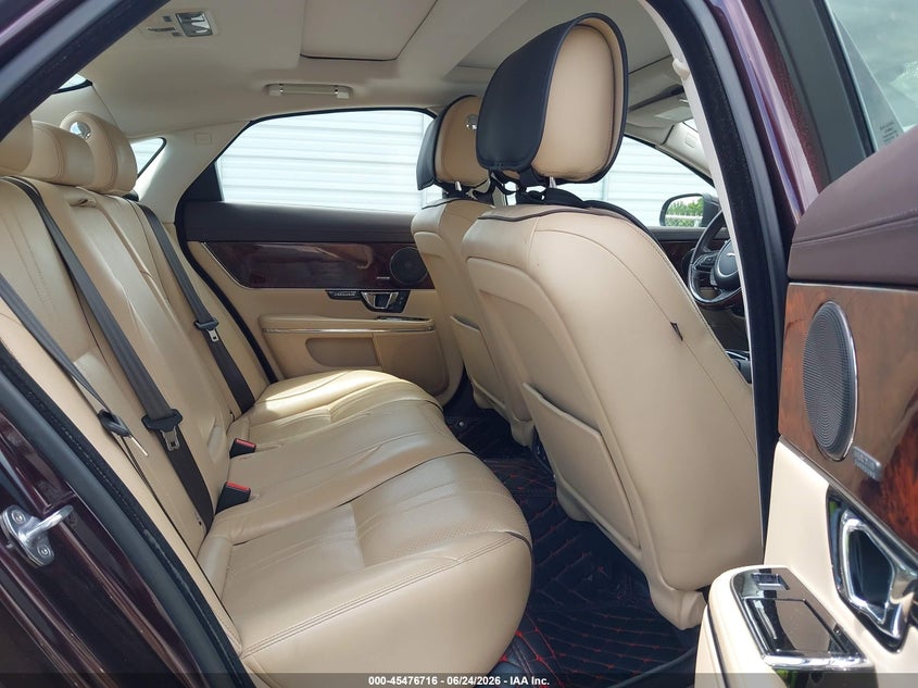 2016 Jaguar Xj VIN SAJWJ1CD2G8V99136 IAAI salvage auction — NORMAL WEAR, Clear (Georgia), sold $2,250 on 2026-07-29 (photo 8)
