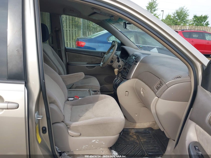 2009 Toyota Sienna VIN 5TDZK23C49S283418 IAAI salvage auction — NORMAL WEAR, Clear (Virginia), sold $975 on 2026-07-24 (photo 5)