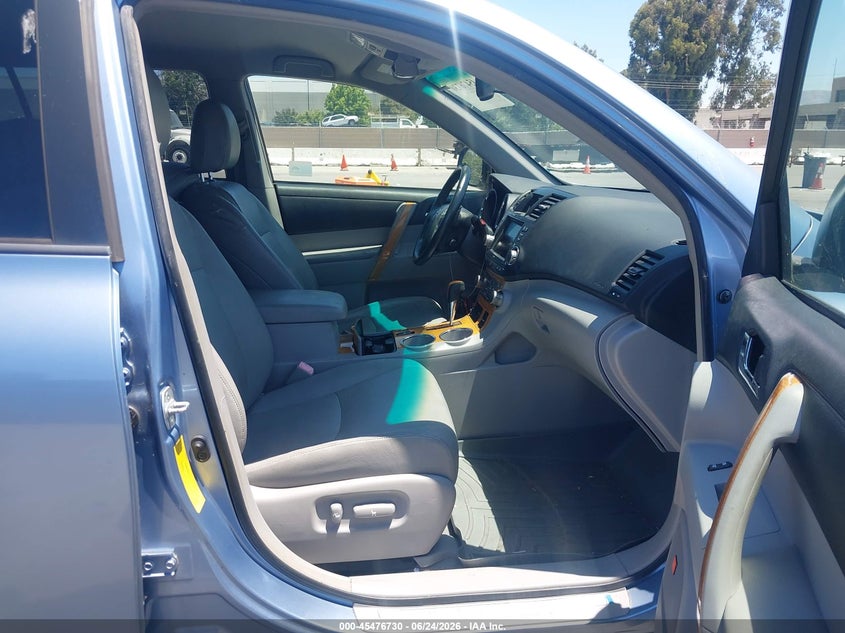 2008 Toyota Highlander VIN JTEEW44A282000222 IAAI salvage auction — NORMAL WEAR, Clear - Dealer Only (California), sold $1,350 on 2026-07-13 (photo 5)