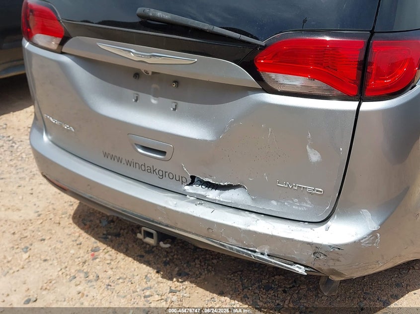 2017 Chrysler Pacifica VIN 2C4RC1GG8HR533125 IAAI salvage auction — REAR END, Salvage (North Carolina), sold $2,950 on 2026-07-16 (photo 6)