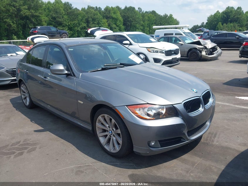 2011 BMW 3er VIN WBAPH7G52BNN04294 IAAI salvage auction — NORMAL WEAR, Clear (North Carolina), sold $1,125 on 2026-07-15 (photo 1)