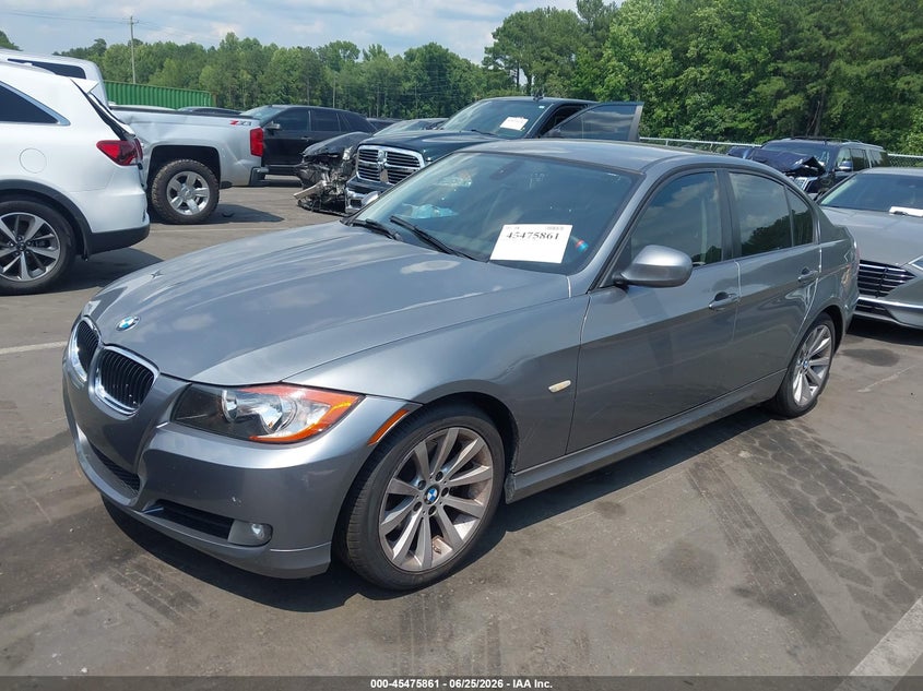 2011 BMW 3er VIN WBAPH7G52BNN04294 IAAI salvage auction — NORMAL WEAR, Clear (North Carolina), sold $1,125 on 2026-07-15 (photo 2)