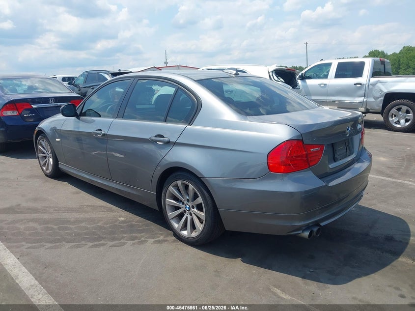 2011 BMW 3er VIN WBAPH7G52BNN04294 IAAI salvage auction — NORMAL WEAR, Clear (North Carolina), sold $1,125 on 2026-07-15 (photo 3)