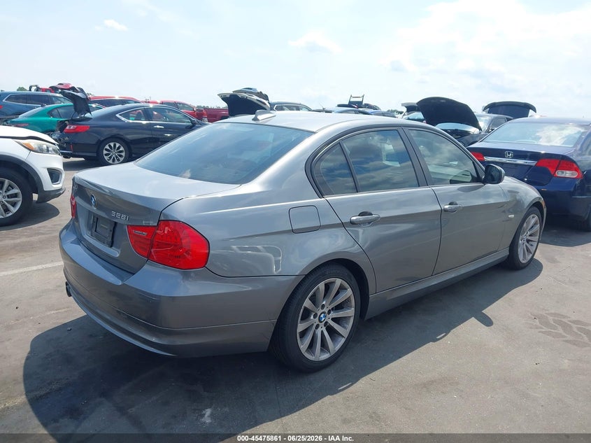 2011 BMW 3er VIN WBAPH7G52BNN04294 IAAI salvage auction — NORMAL WEAR, Clear (North Carolina), sold $1,125 on 2026-07-15 (photo 4)
