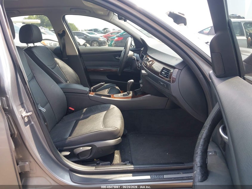 2011 BMW 3er VIN WBAPH7G52BNN04294 IAAI salvage auction — NORMAL WEAR, Clear (North Carolina), sold $1,125 on 2026-07-15 (photo 5)