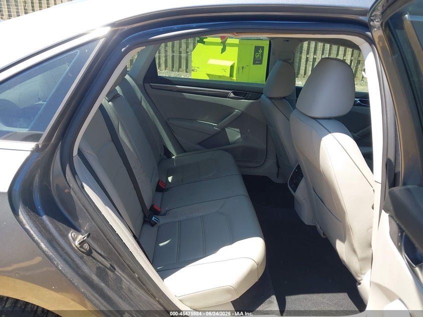 2017 Volkswagen Passat VIN 1VWBT7A34HC061022 IAAI salvage auction — NORMAL WEAR, Clear (Virginia), sold $2,300 on 2026-07-20 (photo 8)