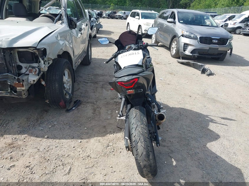 2020 Yamaha Yzf VIN MH3RH18Y3LK004893 IAAI salvage auction — RIGHT SIDE, Salvage (Massachusetts), sold $650 on 2026-07-28 (photo 6)