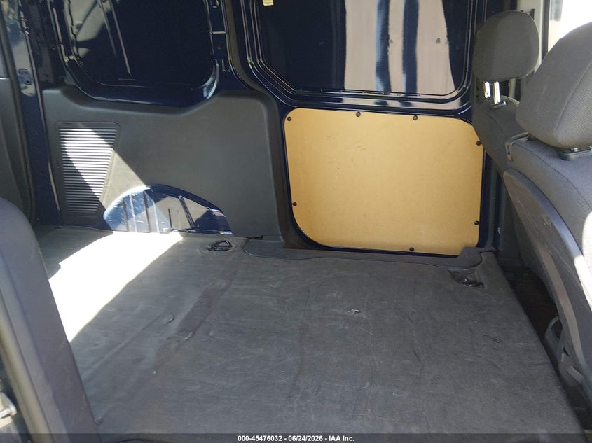 2018 Ford Transit connect VIN NM0LE7E79J1375472 IAAI salvage auction — NORMAL WEAR, SF97 (Virginia), sold $8,800 on 2026-07-22 (photo 8)