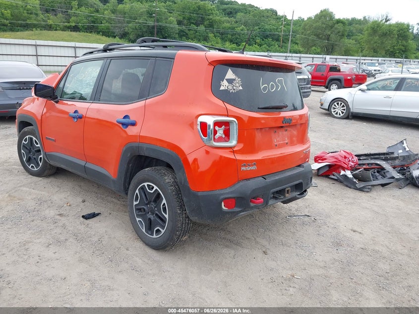 2017 Jeep Renegade VIN ZACCJBCB9HPF75111 IAAI salvage auction — FRONT & REAR, Salvage (Iowa), sold $325 on 2026-07-29 (photo 3)