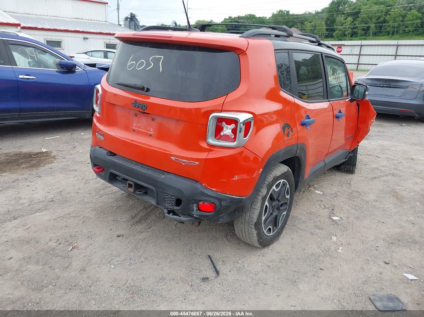 2017 Jeep Renegade VIN ZACCJBCB9HPF75111 IAAI salvage auction — FRONT & REAR, Salvage (Iowa), sold $325 on 2026-07-29 (photo 4)