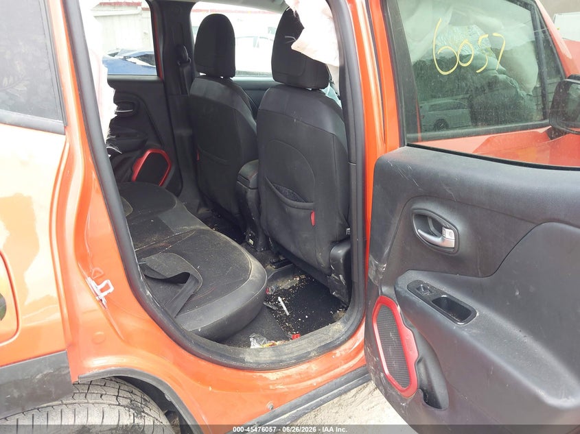 2017 Jeep Renegade VIN ZACCJBCB9HPF75111 IAAI salvage auction — FRONT & REAR, Salvage (Iowa), sold $325 on 2026-07-29 (photo 8)