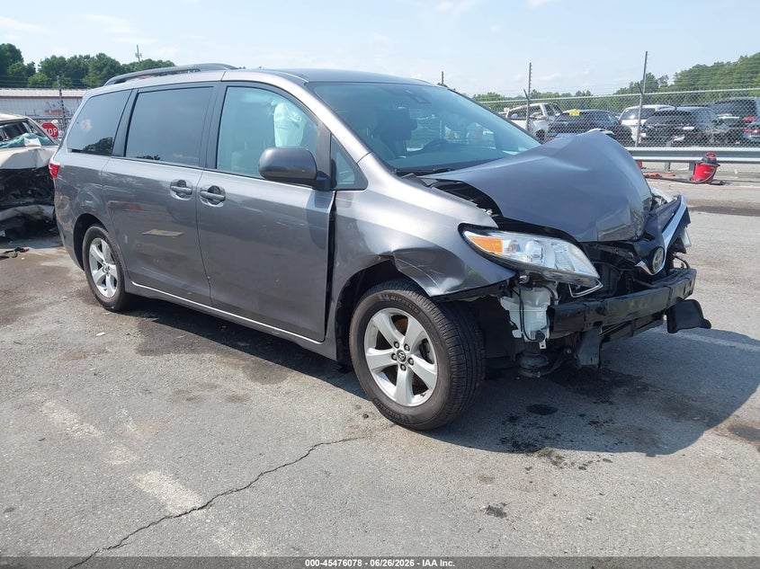 2018 Toyota Sienna VIN 5TDKZ3DCXJS965483 IAAI salvage auction — FRONT END, Salvage (North Carolina), sold $2,850 on 2026-07-29 (photo 1)