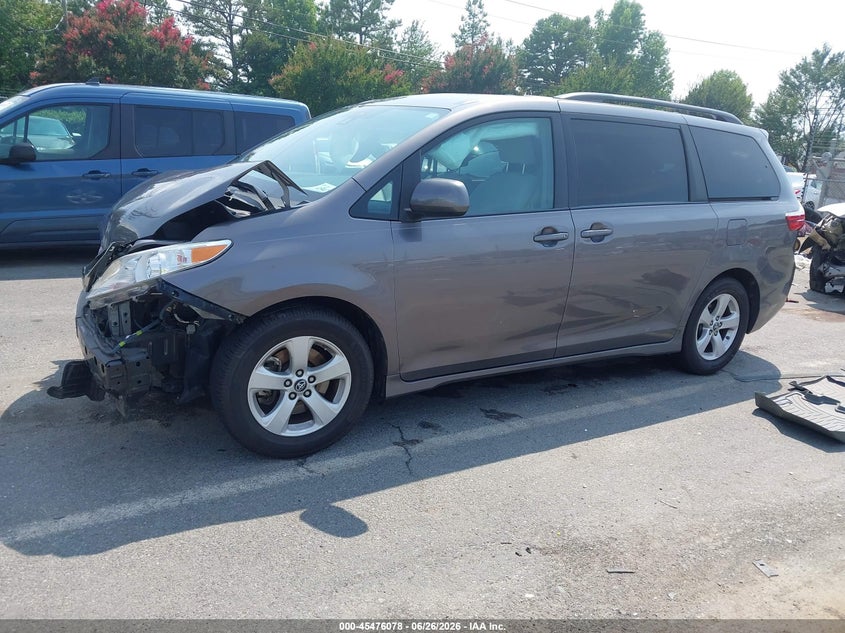 2018 Toyota Sienna VIN 5TDKZ3DCXJS965483 IAAI salvage auction — FRONT END, Salvage (North Carolina), sold $2,850 on 2026-07-29 (photo 2)