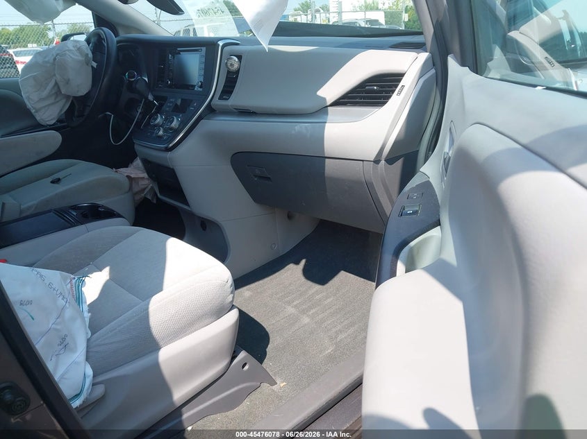 2018 Toyota Sienna VIN 5TDKZ3DCXJS965483 IAAI salvage auction — FRONT END, Salvage (North Carolina), sold $2,850 on 2026-07-29 (photo 5)