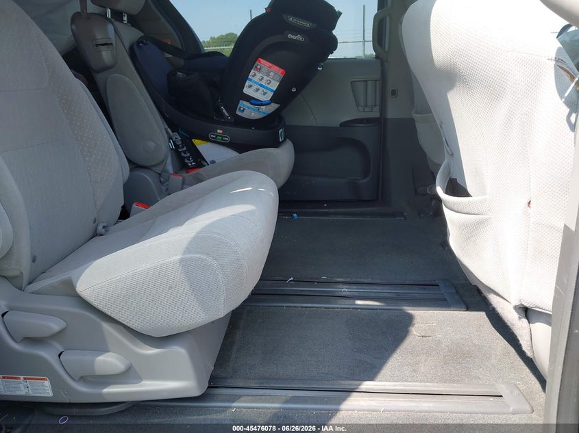 2018 Toyota Sienna VIN 5TDKZ3DCXJS965483 IAAI salvage auction — FRONT END, Salvage (North Carolina), sold $2,850 on 2026-07-29 (photo 8)