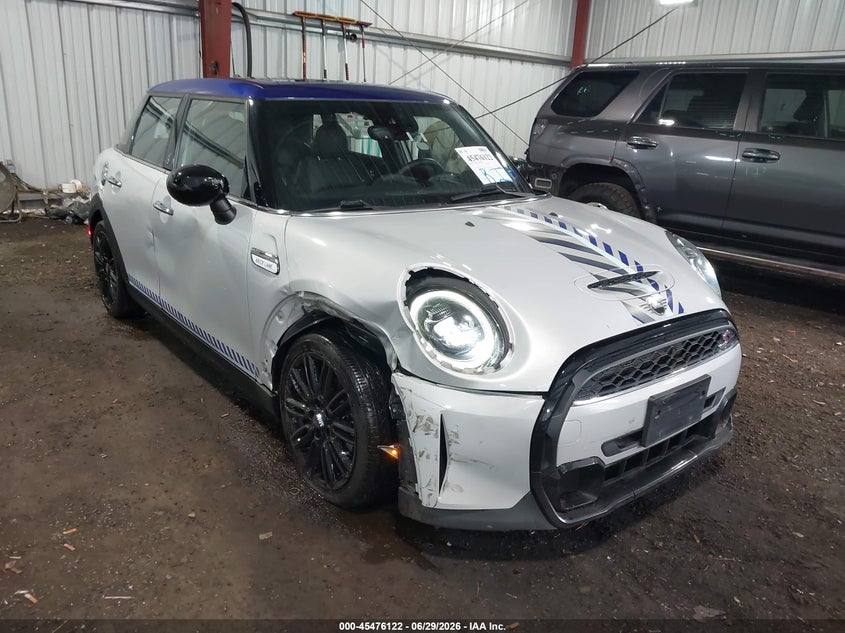 2022 Mini Hard top VIN WMW53DK06N2S06367 IAAI salvage auction — FRONT & REAR, Salvage (Virginia), sold $6,175 on 2026-08-06 (photo 1)