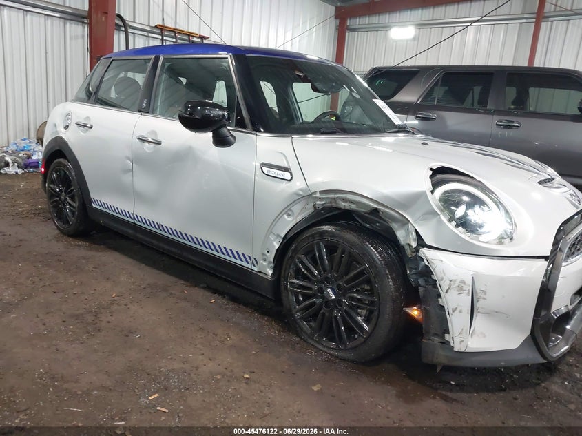 2022 Mini Hard top VIN WMW53DK06N2S06367 IAAI salvage auction — FRONT & REAR, Salvage (Virginia), sold $6,175 on 2026-08-06 (photo 6)