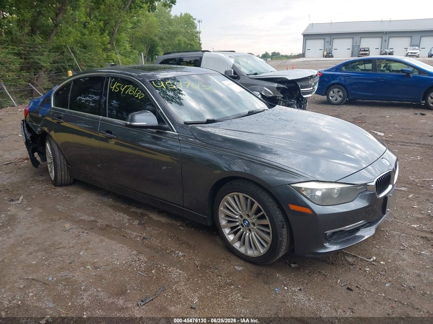 2013 BMW 3er VIN WBA3A5C53DF357378 IAAI salvage auction — REAR END, Salvage Title, sold $1,100 on 2026-08-08 (photo 1)