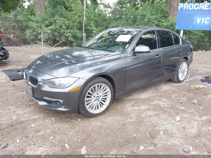 2013 BMW 3er VIN WBA3A5C53DF357378 IAAI salvage auction — REAR END, Salvage Title, sold $1,100 on 2026-08-08 (photo 2)