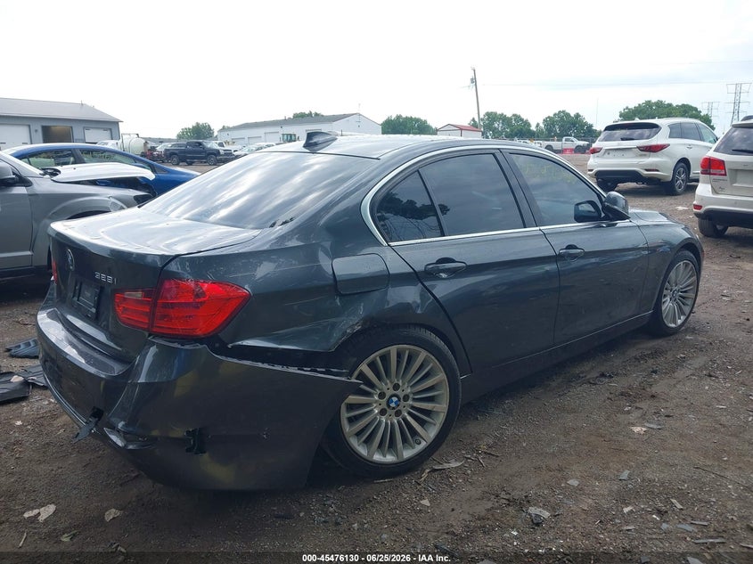 2013 BMW 3er VIN WBA3A5C53DF357378 IAAI salvage auction — REAR END, Salvage Title, sold $1,100 on 2026-08-08 (photo 4)