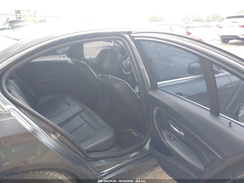 2013 BMW 3er VIN WBA3A5C53DF357378 IAAI salvage auction — REAR END, Salvage Title, sold $1,100 on 2026-08-08 (photo 8)