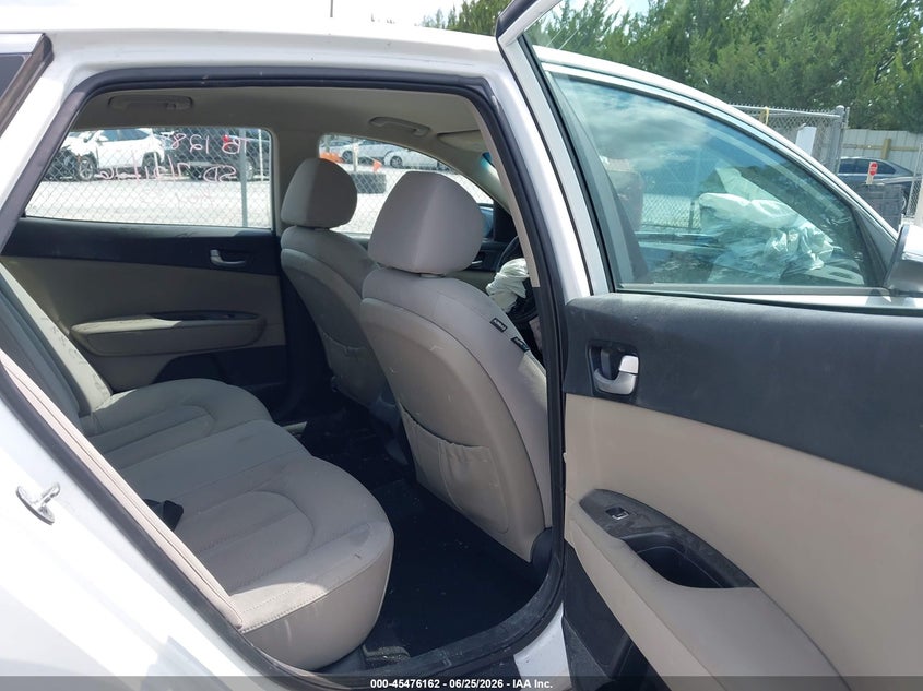 2016 Kia Optima VIN 5XXGT4L10GG011686 IAAI salvage auction — FRONT & REAR, Salvage Title, sold $800 on 2026-07-16 (photo 8)