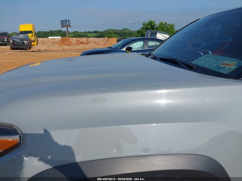 2020 Toyota Tacoma VIN 3TMCZ5AN4LM316173 IAAI salvage auction — HAIL, Salvage Title, sold $12,300 on 2026-07-31 (photo 6)