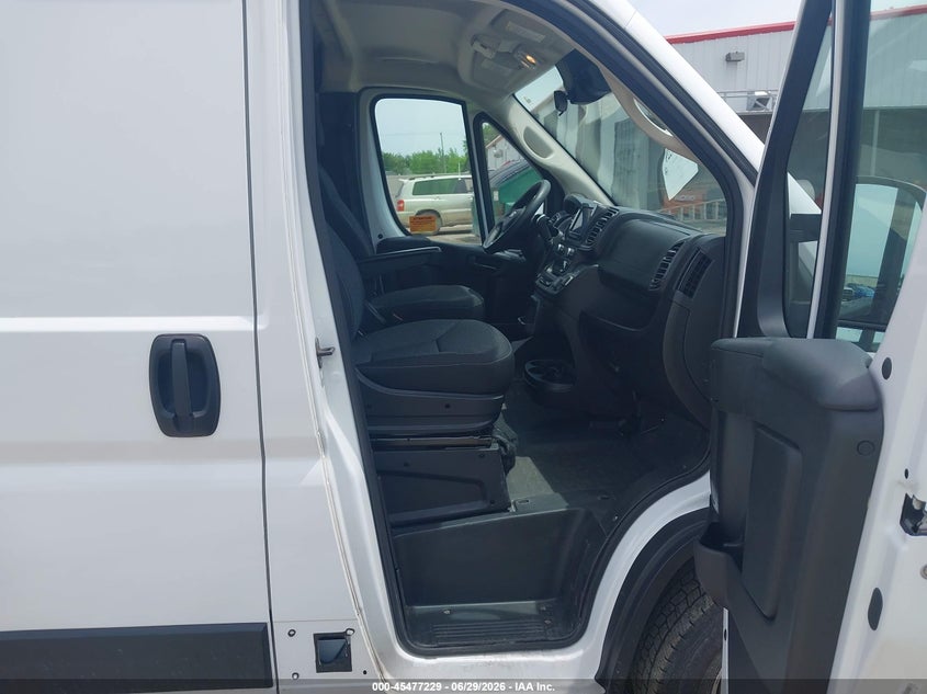 2024 Ram Promaster 3500 VIN 3C6MRVHG6RE152107 IAAI salvage auction — NORMAL WEAR, Sf97 (Michigan), sold $18,200 on 2026-08-27 (photo 5)