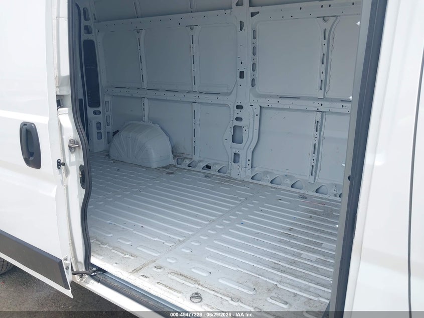 2024 Ram Promaster 3500 VIN 3C6MRVHG6RE152107 IAAI salvage auction — NORMAL WEAR, Sf97 (Michigan), sold $18,200 on 2026-08-27 (photo 8)
