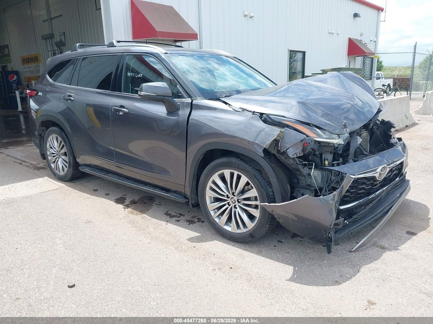 2022 Toyota Highlander VIN 5TDFZRBH2NS214192 IAAI salvage auction — FRONT END, Salvage (North Dakota), sold $16,800 on 2026-07-30 (photo 1)