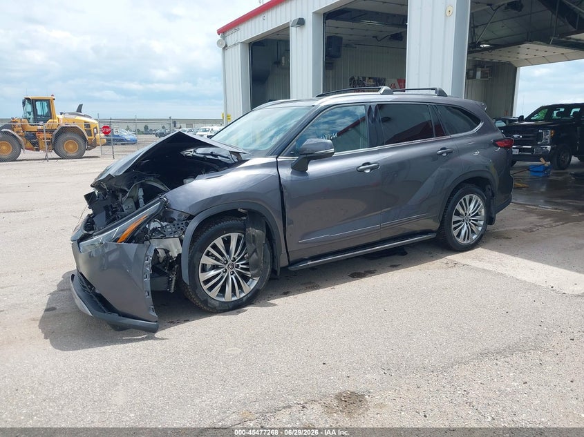 2022 Toyota Highlander VIN 5TDFZRBH2NS214192 IAAI salvage auction — FRONT END, Salvage (North Dakota), sold $16,800 on 2026-07-30 (photo 2)
