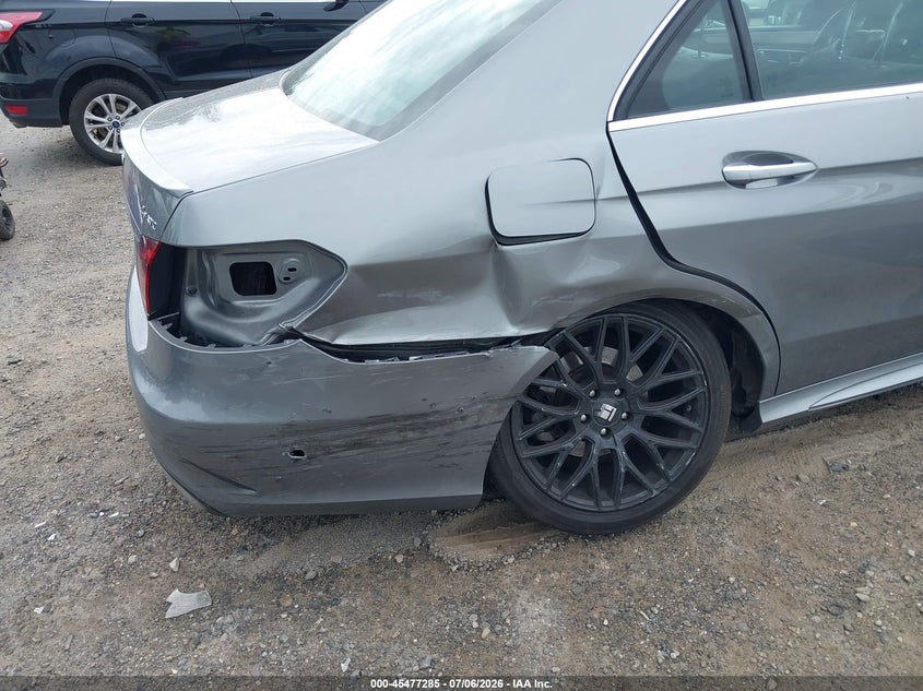 2015 Mercedes-benz E-klasse VIN WDDHF8JB5FB103708 IAAI salvage auction — REAR END, Wait Title, sold $2,875 on 2026-08-07 (photo 6)