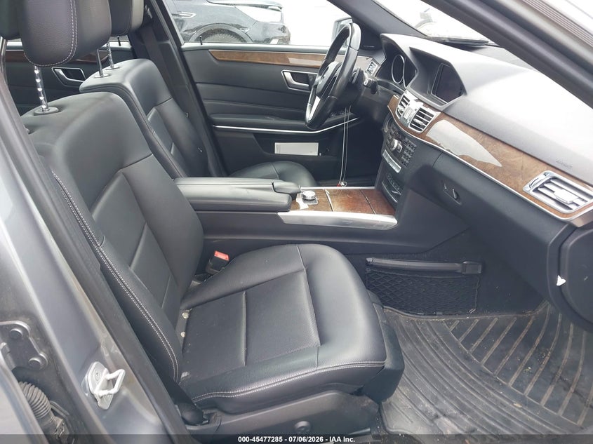 2015 Mercedes-benz E-klasse VIN WDDHF8JB5FB103708 IAAI salvage auction — REAR END, Wait Title, sold $2,875 on 2026-08-07 (photo 5)