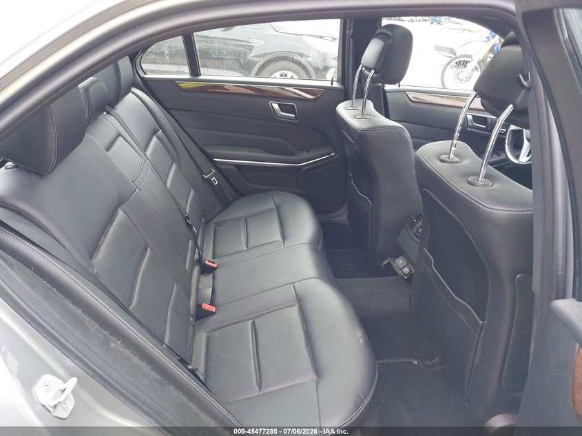 2015 Mercedes-benz E-klasse VIN WDDHF8JB5FB103708 IAAI salvage auction — REAR END, Wait Title, sold $2,875 on 2026-08-07 (photo 8)