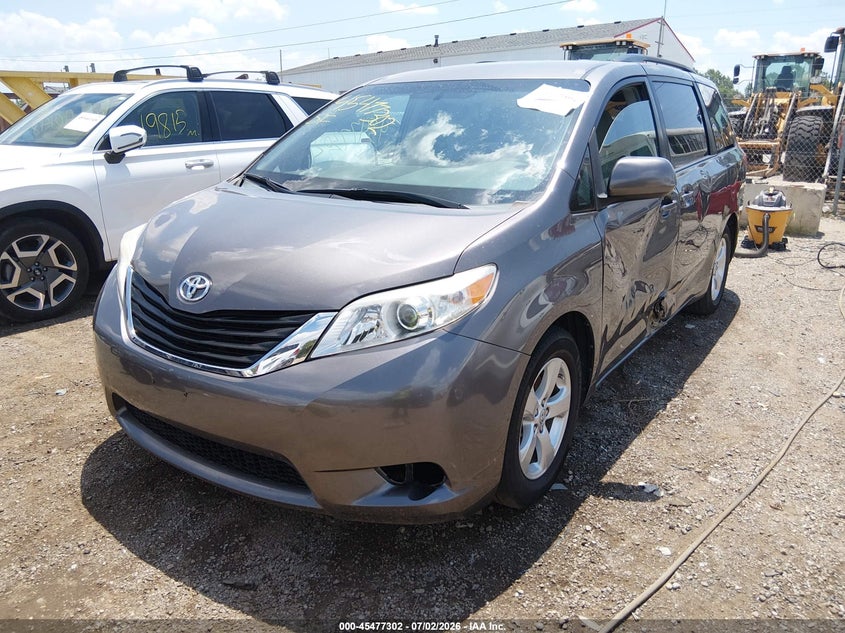 2013 Toyota Sienna VIN 5TDKK3DC1DS340902 IAAI salvage auction — LEFT SIDE, Clear (Indiana), sold $1,650 on 2026-07-29 (photo 2)