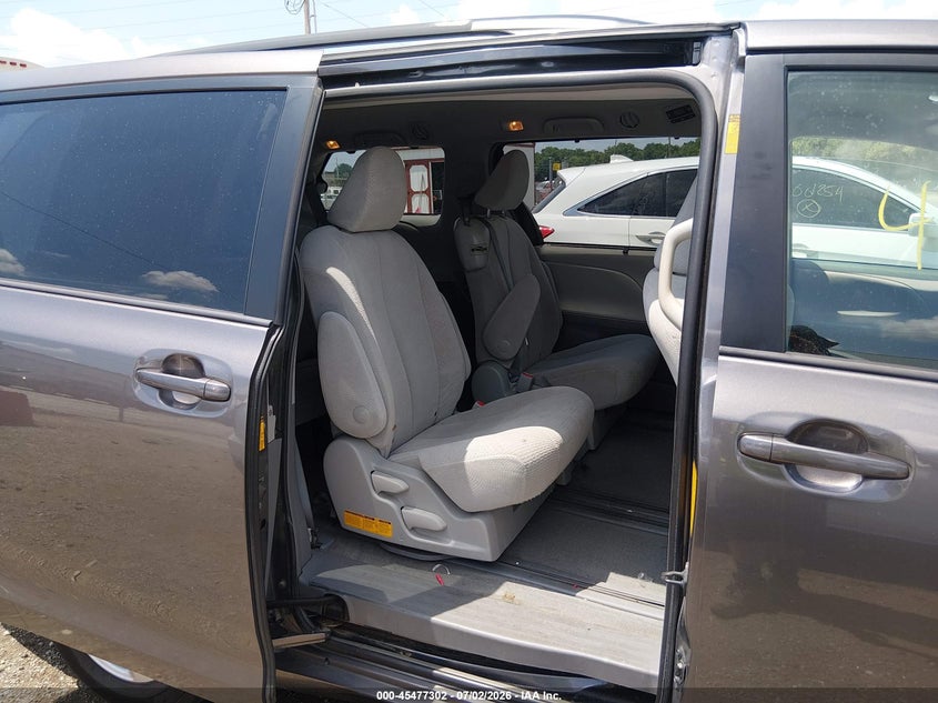 2013 Toyota Sienna VIN 5TDKK3DC1DS340902 IAAI salvage auction — LEFT SIDE, Clear (Indiana), sold $1,650 on 2026-07-29 (photo 8)