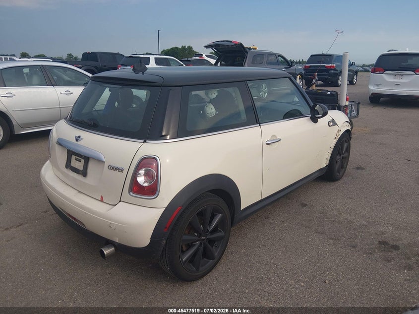 2013 Mini Hard top VIN WMWSU3C57DT374340 IAAI salvage auction — SIDE, Prior Salvage (Minnesota), sold $500 on 2026-08-17 (photo 4)
