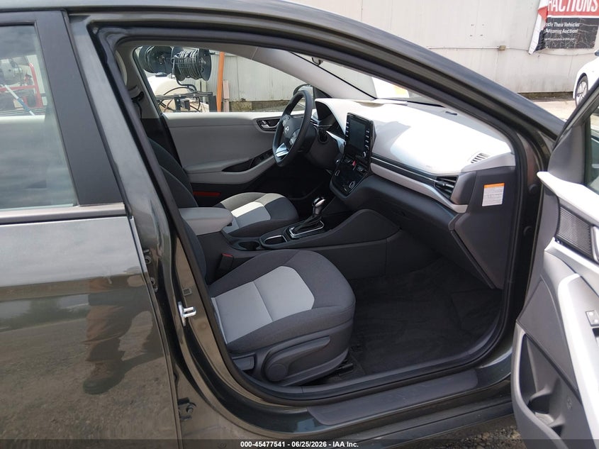 2020 Hyundai Ioniq hybrid VIN KMHC65LC4LU220183 IAAI salvage auction — RIGHT SIDE, Sf97 (Ohio), sold $10,700 on 2026-08-12 (photo 5)