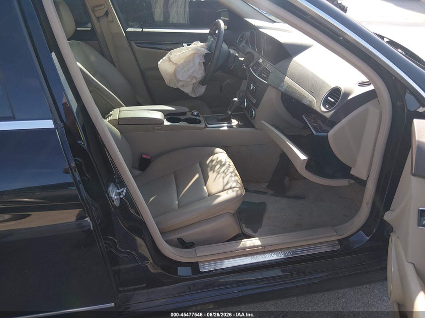2012 Mercedes-benz C-klasse VIN WDDGF4HB1CA628650 IAAI salvage auction — NORMAL WEAR, Original (Texas), sold $275 on 2026-07-06 (photo 5)