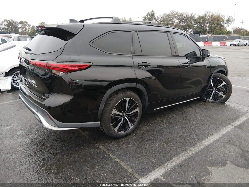 2021 Toyota Highlander VIN 5TDJZRAHXMS057649 IAAI salvage auction — SIDE, Salvage (California), sold $14,100 on 2026-07-16 (photo 4)