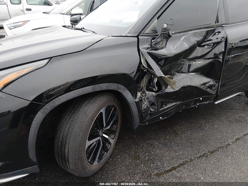 2021 Toyota Highlander VIN 5TDJZRAHXMS057649 IAAI salvage auction — SIDE, Salvage (California), sold $14,100 on 2026-07-16 (photo 6)