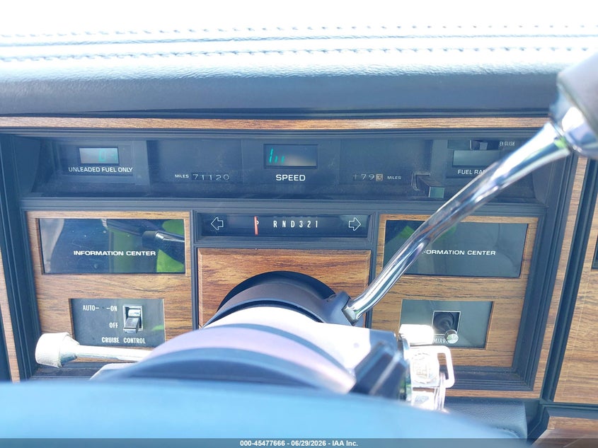 1984 Cadillac Seville VIN 1G6AS6982EE822919 IAAI salvage auction — NORMAL WEAR, Clear (Oklahoma), sold $1,850 on 2026-07-07 (photo 7)