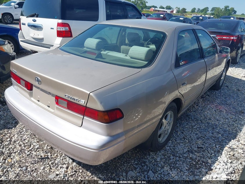 1998 Toyota Camry VIN JT2BG28K4W0143881 IAAI salvage auction — HAIL, Salvage (Idaho), sold $400 on 2026-07-30 (photo 4)