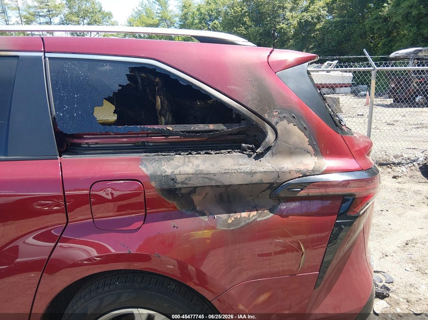 2021 Toyota Sienna VIN 5TDESKFC0MS015579 IAAI salvage auction — EXTERIOR BURN, Salvage Title, sold $9,950 on 2026-10-06 (photo 6)