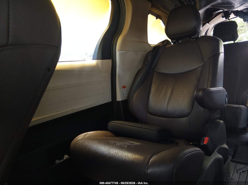 2021 Toyota Sienna VIN 5TDESKFC0MS015579 IAAI salvage auction — EXTERIOR BURN, Salvage Title, sold $9,950 on 2026-10-06 (photo 8)