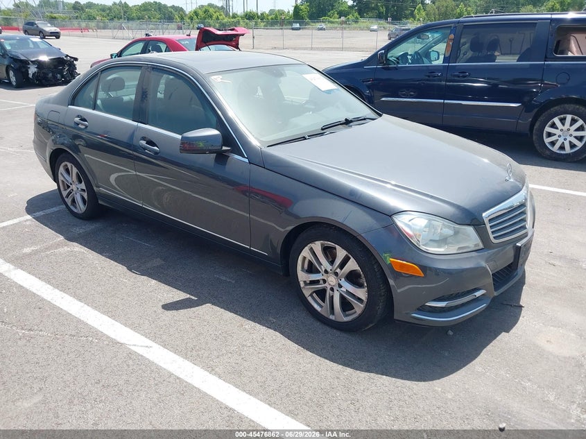 2013 Mercedes-benz C class VIN WDDGF8AB7DR265131 IAAI salvage auction — NORMAL WEAR, Clear (Tennessee), sold $1,600 on 2026-07-14 (photo 1)