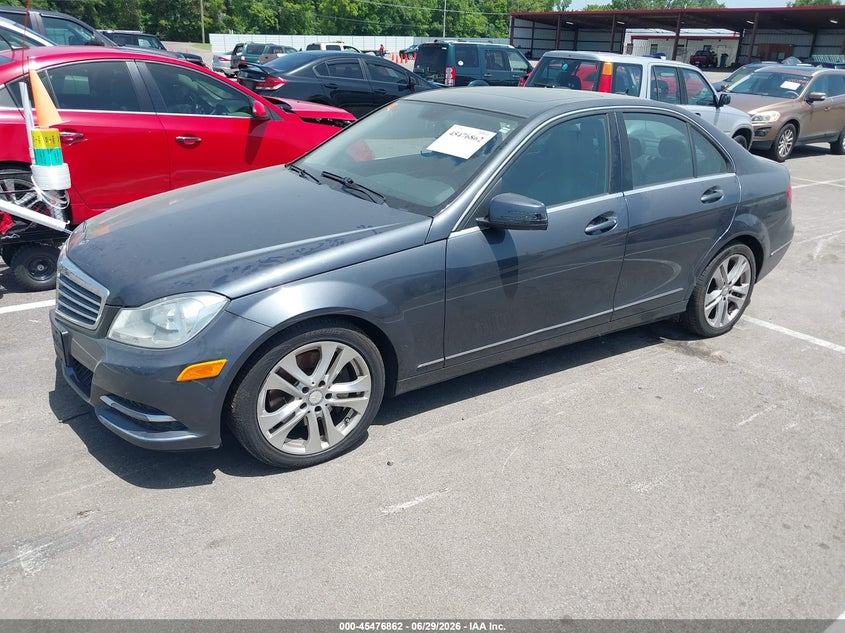 2013 Mercedes-benz C class VIN WDDGF8AB7DR265131 IAAI salvage auction — NORMAL WEAR, Clear (Tennessee), sold $1,600 on 2026-07-14 (photo 2)