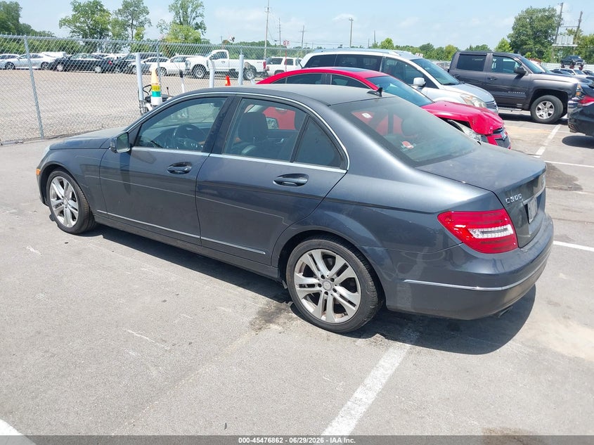 2013 Mercedes-benz C class VIN WDDGF8AB7DR265131 IAAI salvage auction — NORMAL WEAR, Clear (Tennessee), sold $1,600 on 2026-07-14 (photo 3)