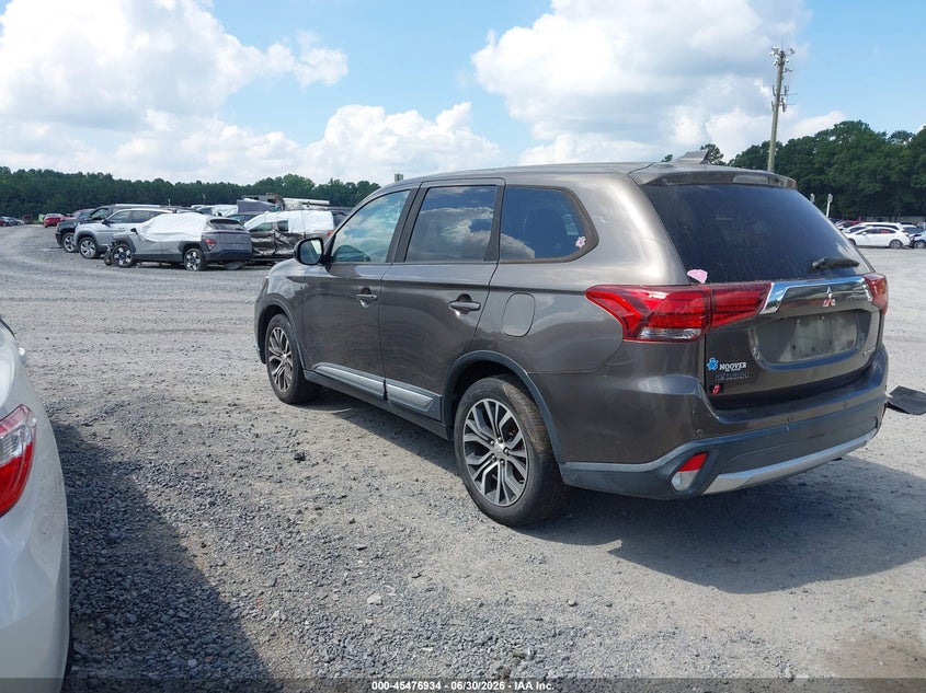 2017 Mitsubishi Outlander VIN JA4AD2A38HZ036209 IAAI salvage auction — NORMAL WEAR, Clear (South Carolina), sold $2,650 on 2026-07-14 (photo 3)