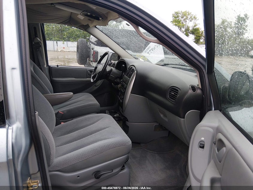 2006 Chrysler Town & country VIN 2A4GP54L26R757504 IAAI salvage auction — NORMAL WEAR, Clear (Illinois), sold $250 on 2026-07-12 (photo 5)